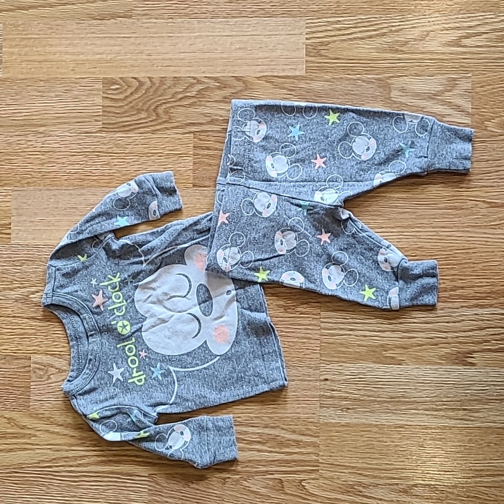 💥3/$20💥 DISNEY Mickey Mouse 2 piece pajamas